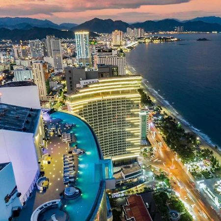 Panorama Oceanfront Suite Nha Trang Esterno foto