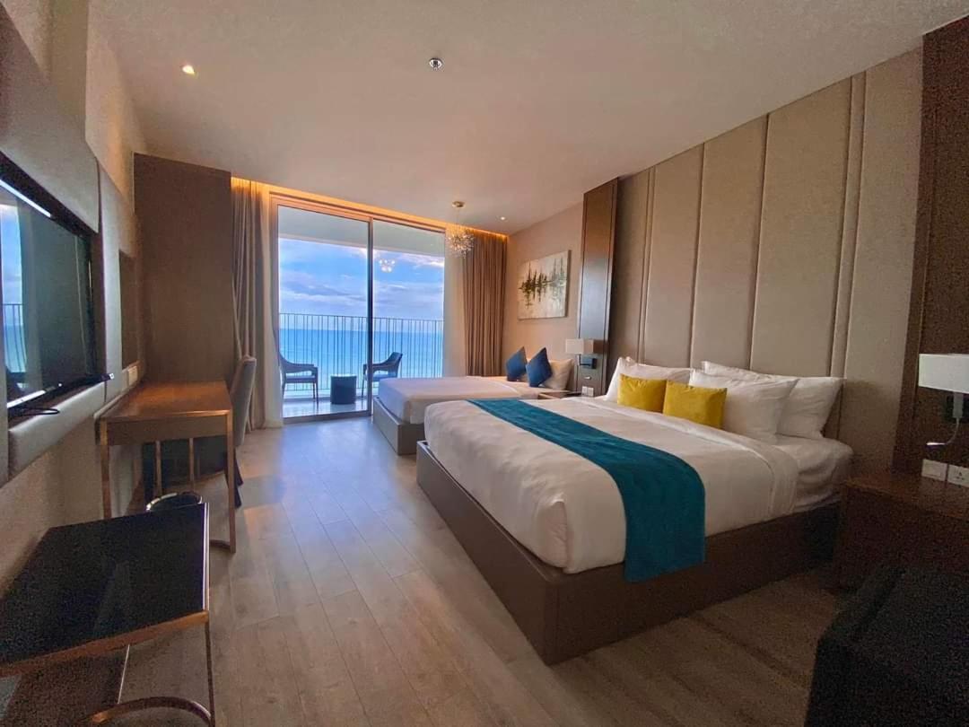 Panorama Oceanfront Suite Nha Trang Esterno foto