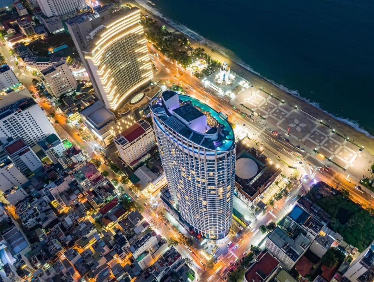 Panorama Oceanfront Suite Nha Trang Esterno foto