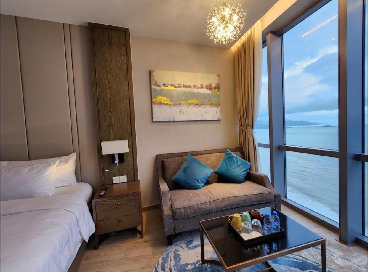 Panorama Oceanfront Suite Nha Trang Esterno foto