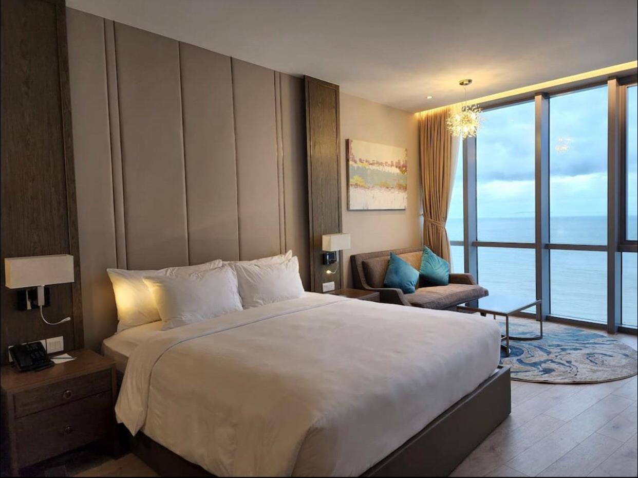 Panorama Oceanfront Suite Nha Trang Esterno foto