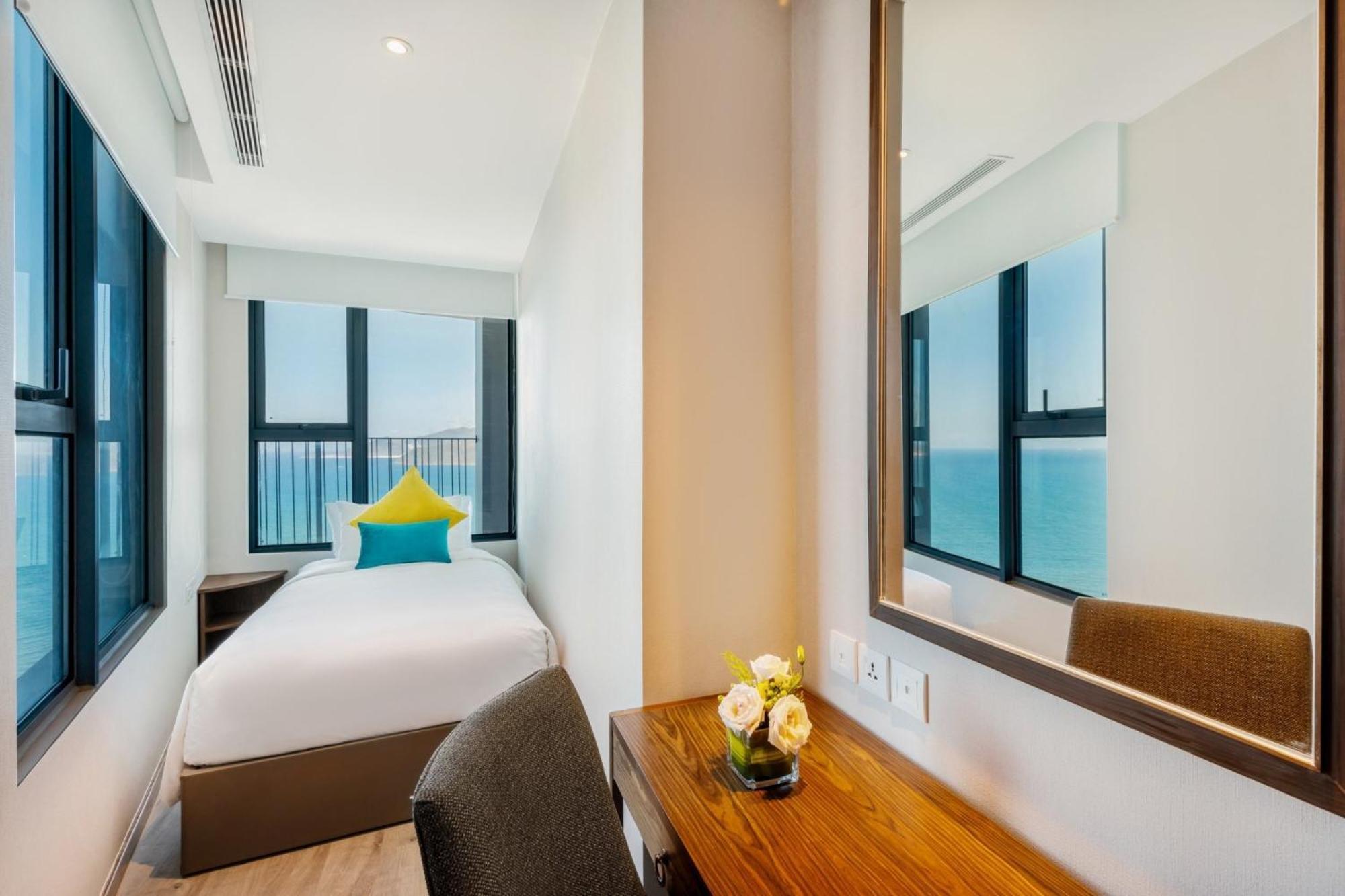 Panorama Oceanfront Suite Nha Trang Esterno foto