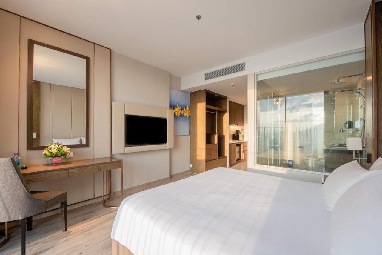 Panorama Oceanfront Suite Nha Trang Esterno foto