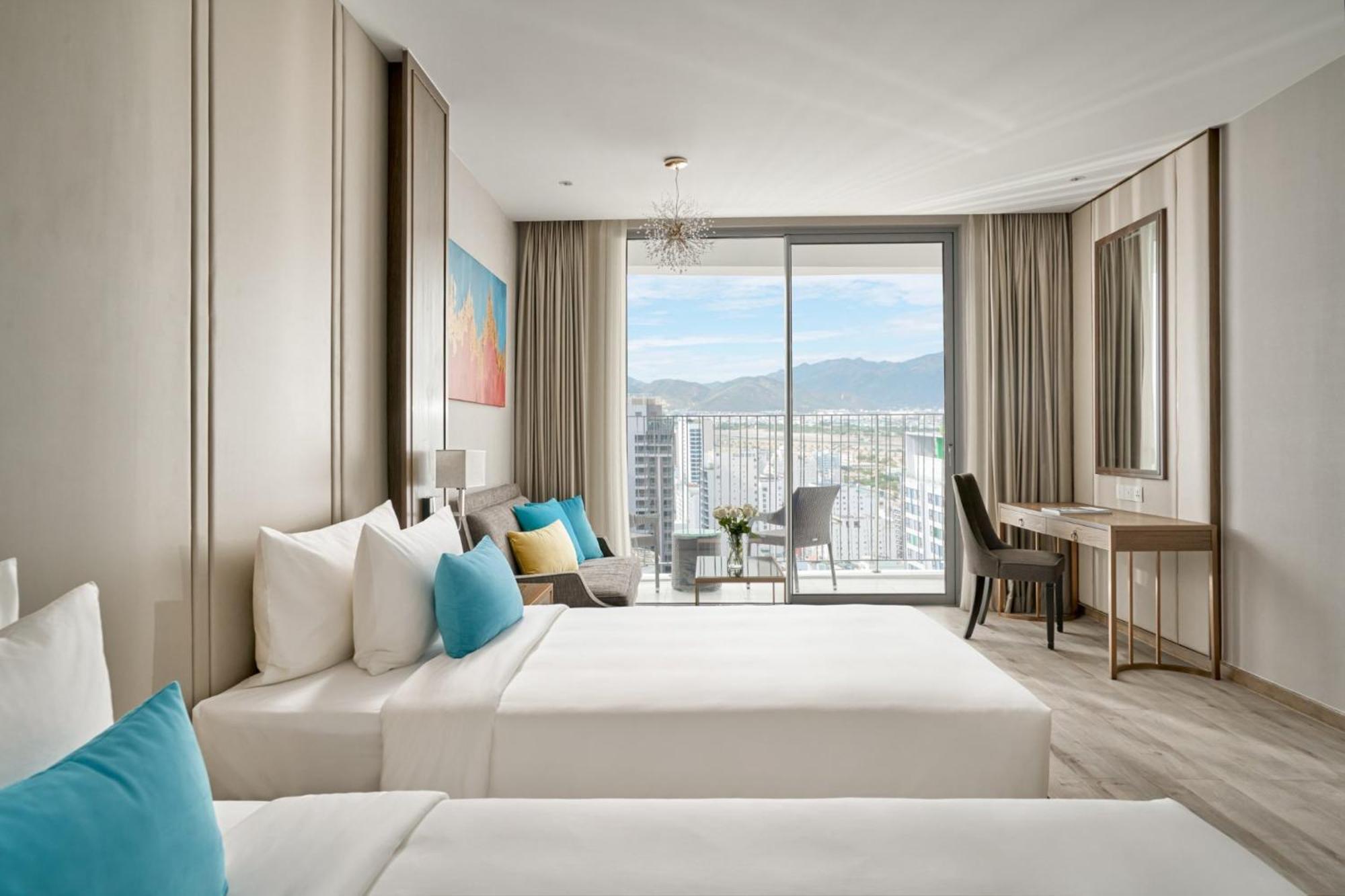 Panorama Oceanfront Suite Nha Trang Esterno foto