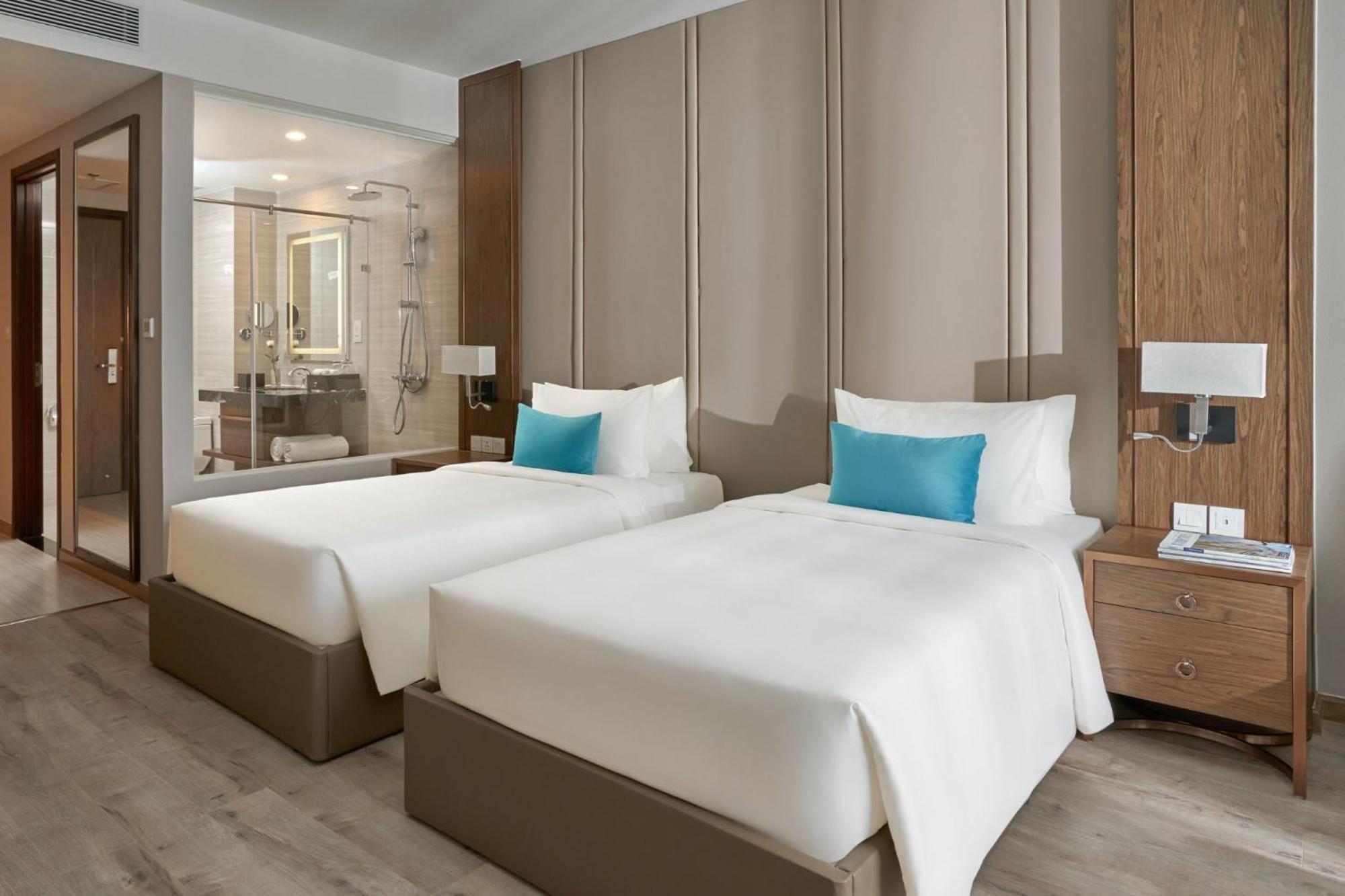 Panorama Oceanfront Suite Nha Trang Esterno foto