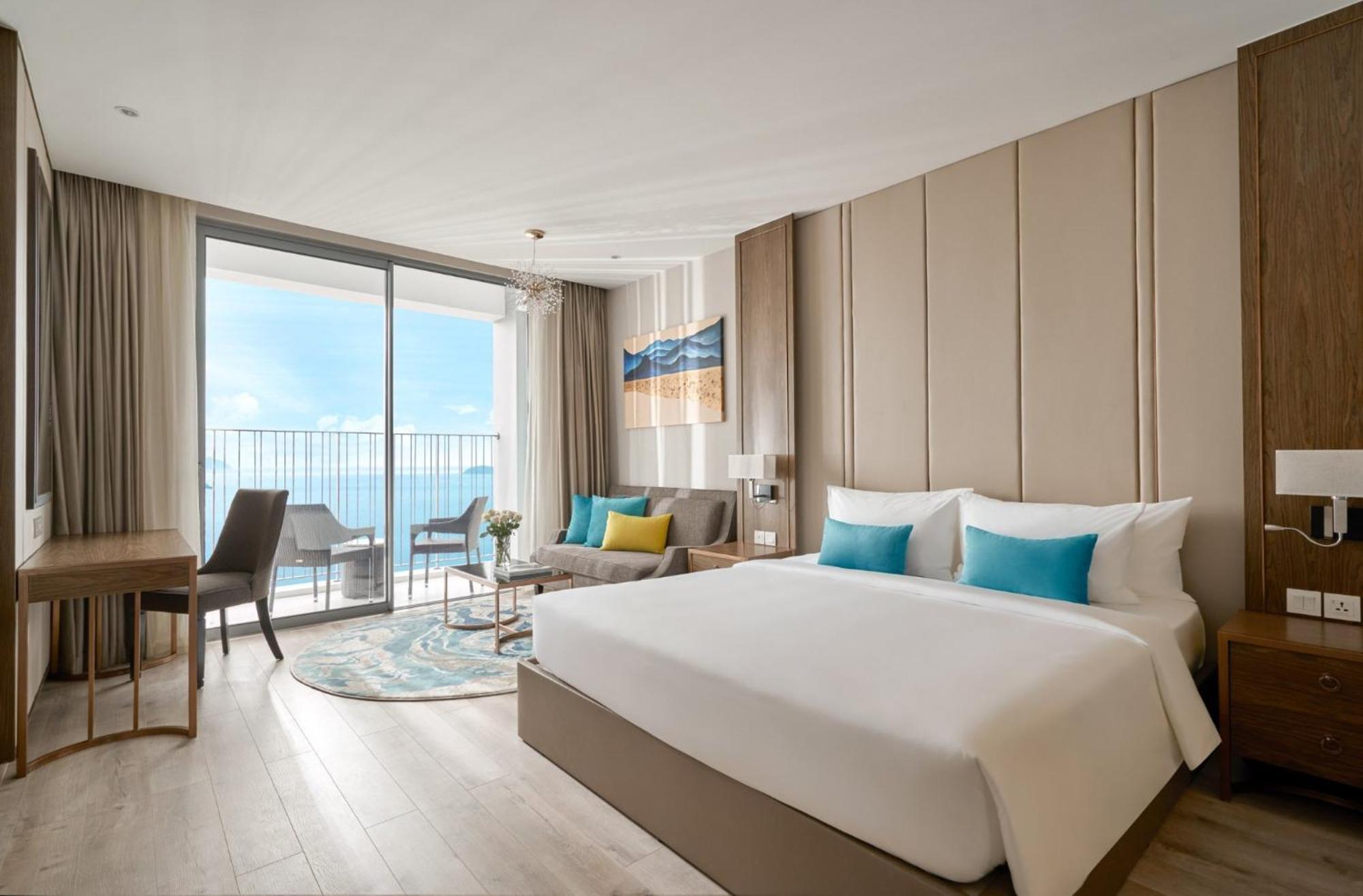 Panorama Oceanfront Suite Nha Trang Esterno foto