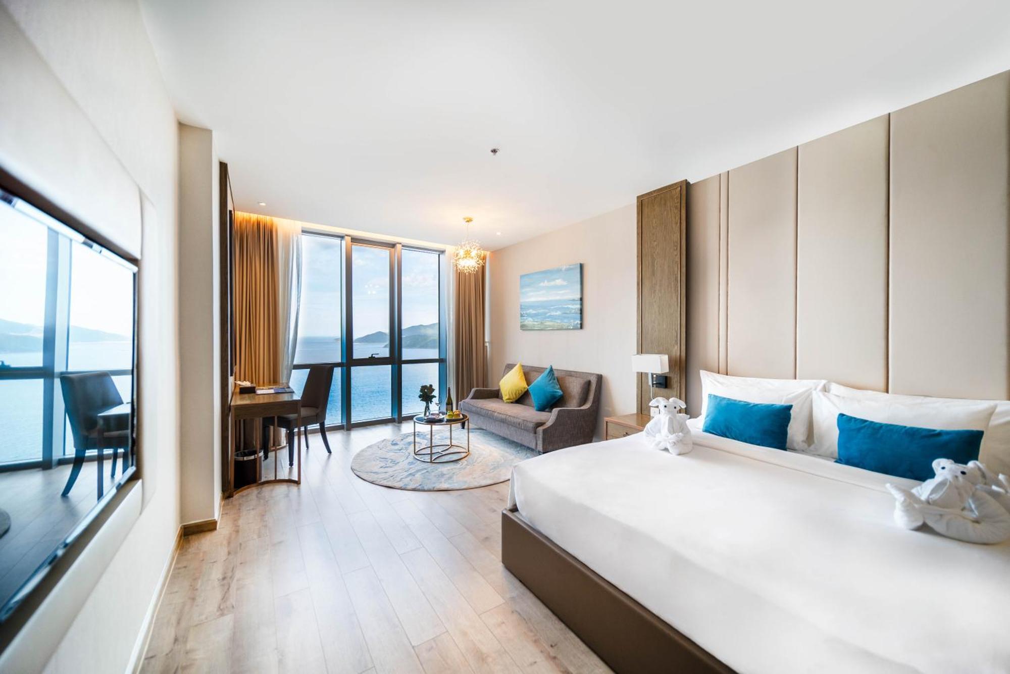 Panorama Oceanfront Suite Nha Trang Esterno foto